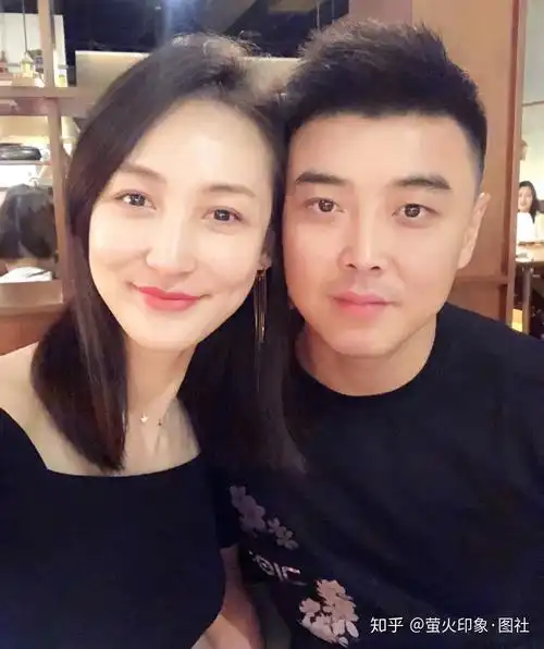 写真集被曝光王皓娇妻堪称最美媳妇让网友坐立不安为之心动