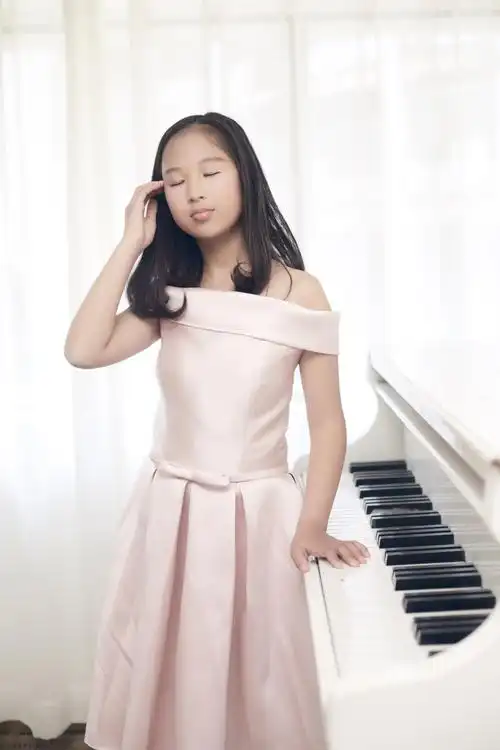 女儿十一周岁照!