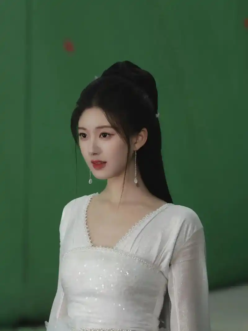 赵露思《神隐》 #赵露思 #红衣古装 #绝美 #凤皇回归  - 抖音