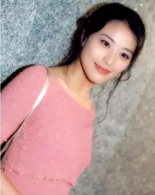 周海媚因病离世,68张绝版美图缅怀,金庸愿为她改变周芷若的结局