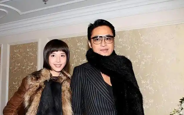 24岁"未婚先孕",十年后却遭到影帝丈夫分手,如今混到无戏可拍|吴佳尼