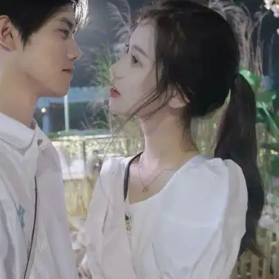 一人一半情侣图