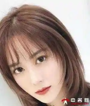 2019最流行短发波波头发型好看温暖又显瘦