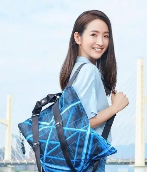 林依晨不会老的吗37岁还这么有少女感休闲穿搭照样很漂亮