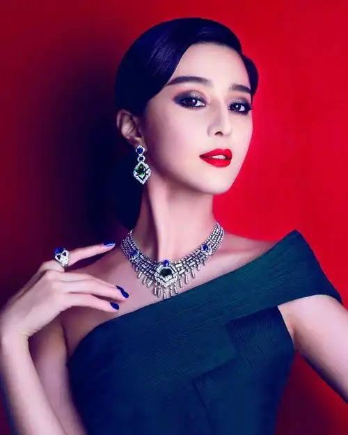 范冰冰魅惑烟熏妆