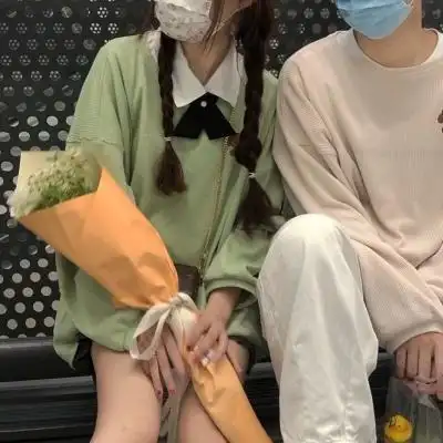 情侣头像真人一人一半恩爱两张