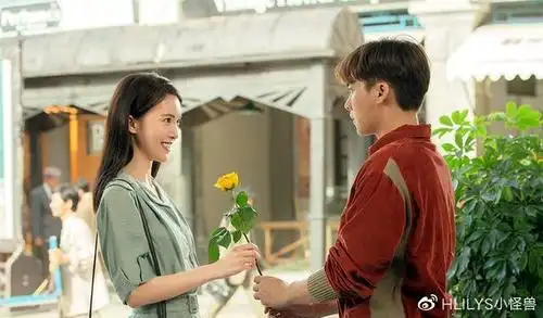 友情变爱情?李易峰金晨相约一起玩游戏,两人多件同款衣服被扒出