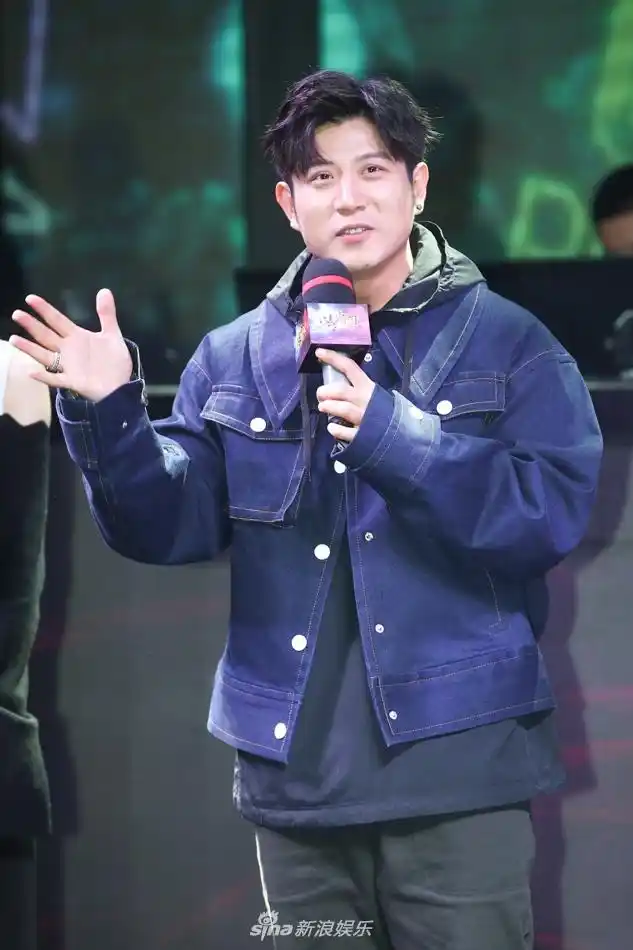 高晓攀《兄弟别闹》转战大银幕 不与大鹏比较