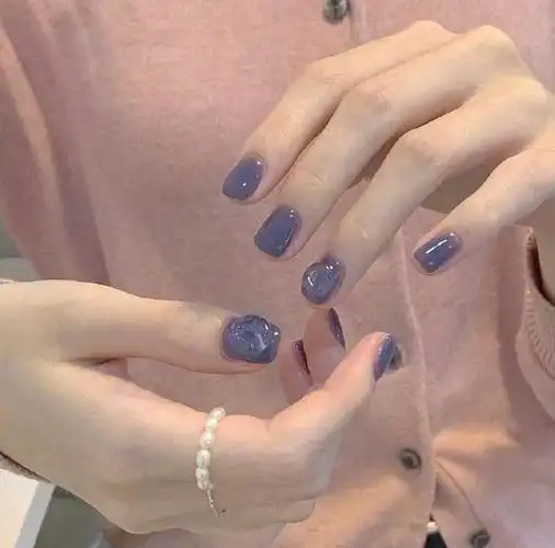 适合皮肤黄女生涂的美甲颜色,超显手白!