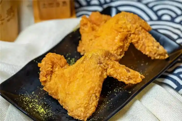 这可能是全淡水zui黄的夜店到了凌晨都在排队