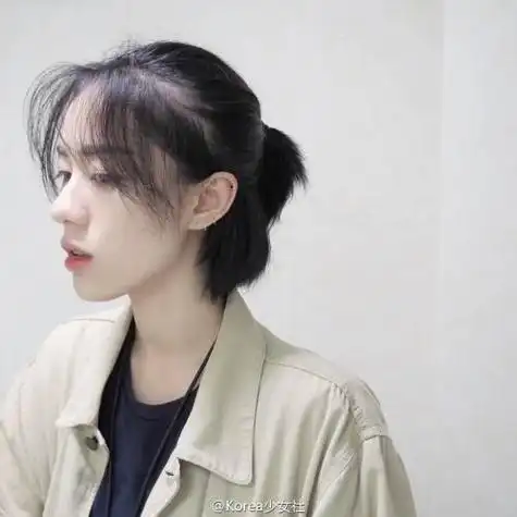 中性短头发女生头像图片