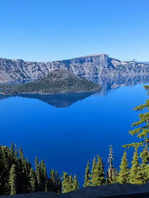 火山湖国家森林公园,没想到湖水深蓝色的美,震惊到我,让人惊艳,感动