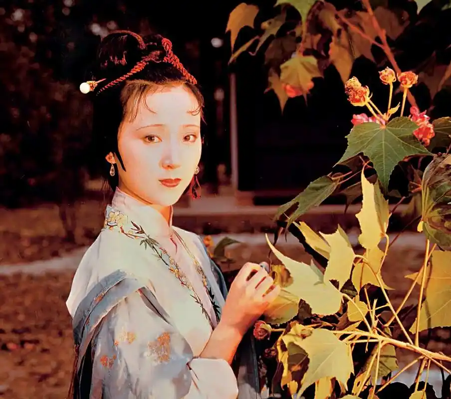 87版红楼梦中的低级错误,抑黛扬钗太明显