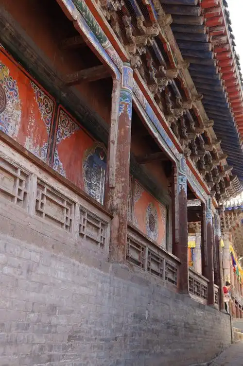 【携程攻略】西宁大经堂景点,大经堂,在西宁塔尔寺内,殿内供奉了多座