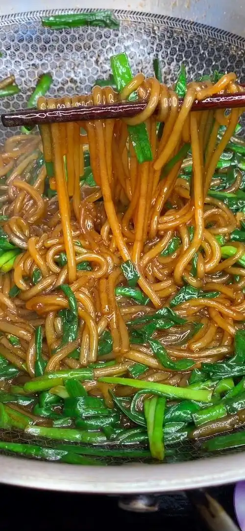 小米哥美食#韭菜炒粉