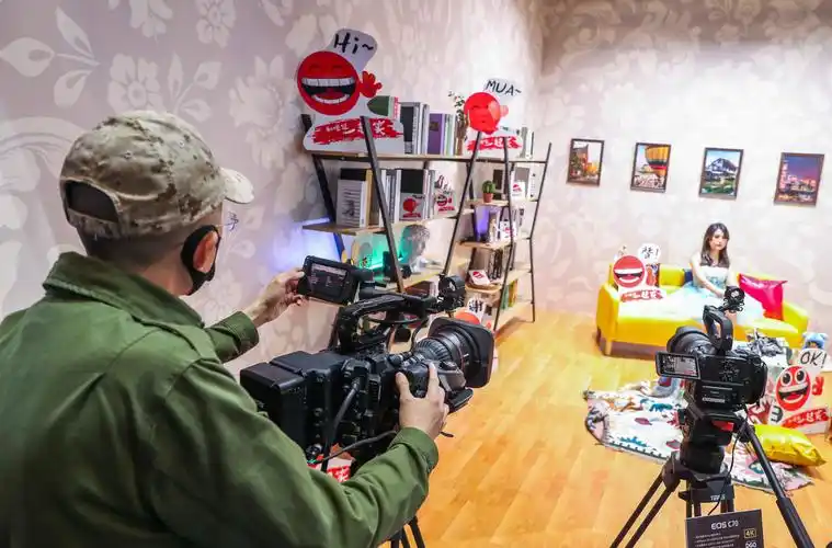 现场观众体验eos c300 mark iii拍摄效果