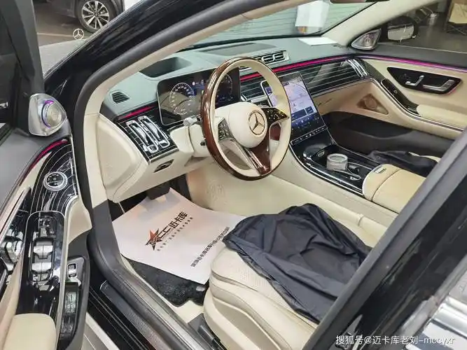奔驰s400外观内饰升级新玩法,换迈巴赫中网,钢琴黑条纹桃木饰板_搜狐