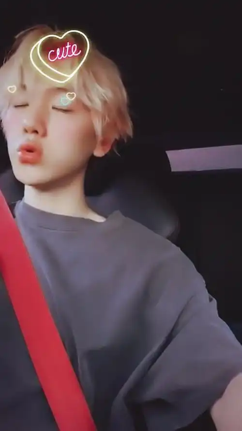 190913边伯贤ins直播