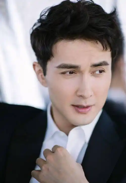 原创正能量演员高伟光穿搭来喽男票学会了很爷们