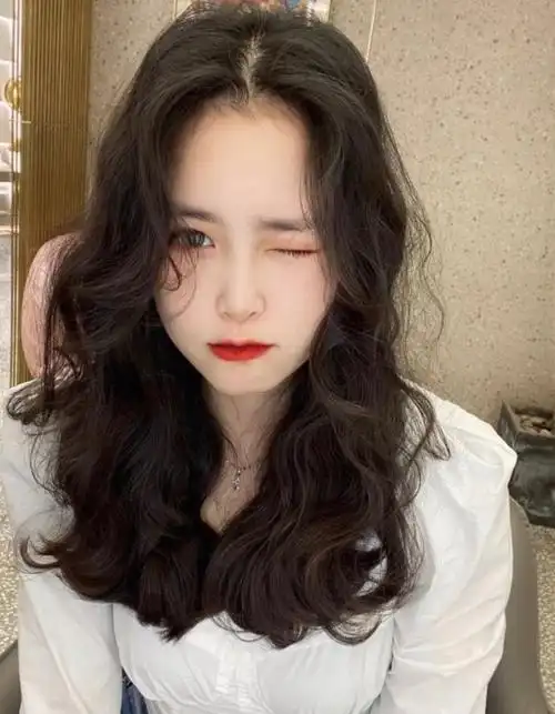 女生中长发怎么烫好看呢?法式浪漫卷发,卷发图片,发型图片