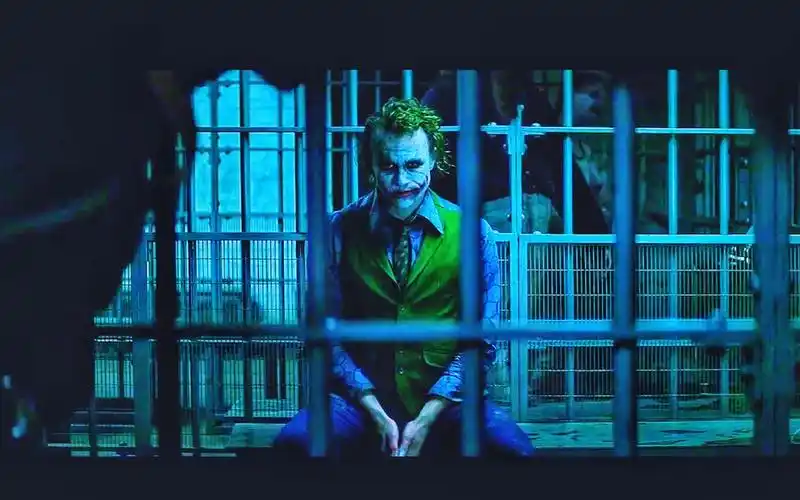 小丑希斯莱杰dc当全世界陷入疯狂那么小丑会怎样致敬希斯莱杰