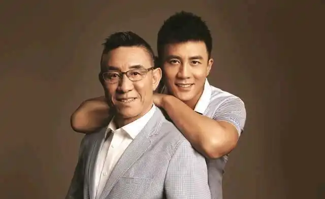 明星父子杜志国与杜淳,均拥有丰富感情生活,全家皆是明星