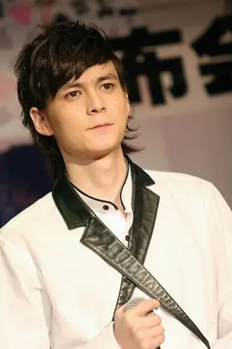 新浪音乐讯 从"我型我秀"中脱颖而出的君君(听歌blog)于7月19日推出首