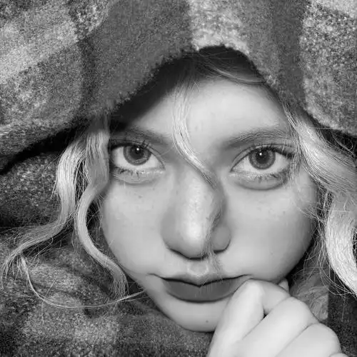 欧美头像高级感黑白高清大图