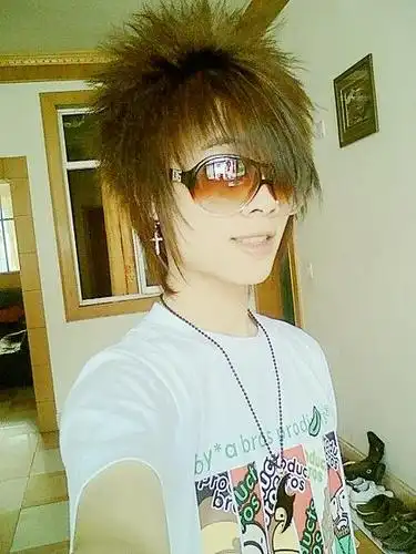 关于非主流男生