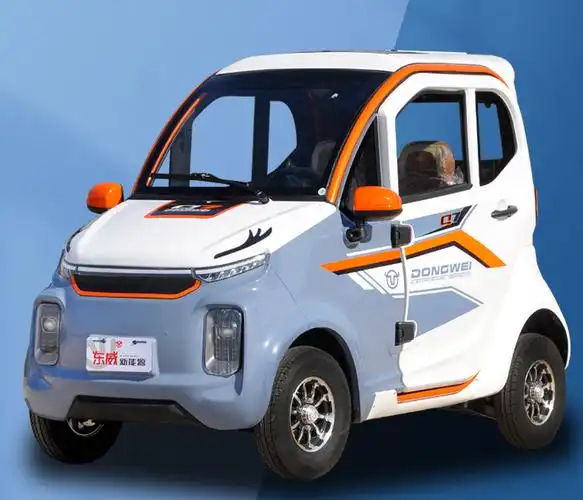 价格1万左右,带冷暖空调,这2款四轮老年代步车,最远能跑400里