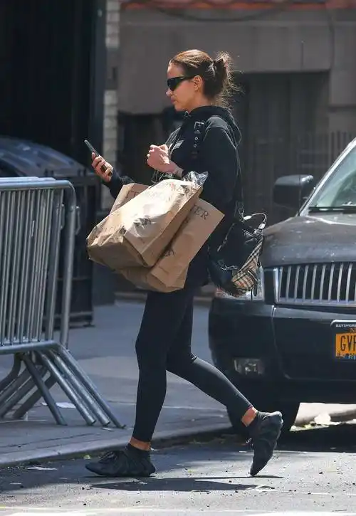 欧美时尚明星街拍(2023年2月第二十四期)_irina_潮流_头条