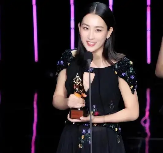 11年过去再看马苏的现状才明白当年孔令辉的选择有多么正确