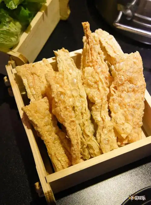 苏珊也是超喜欢炸腐竹,在锅里煮久一点更入味!