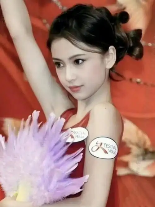 陈冠希爆出与杨颖早年合影,让人纷纷惊叹,黄晓明要怀疑人生了