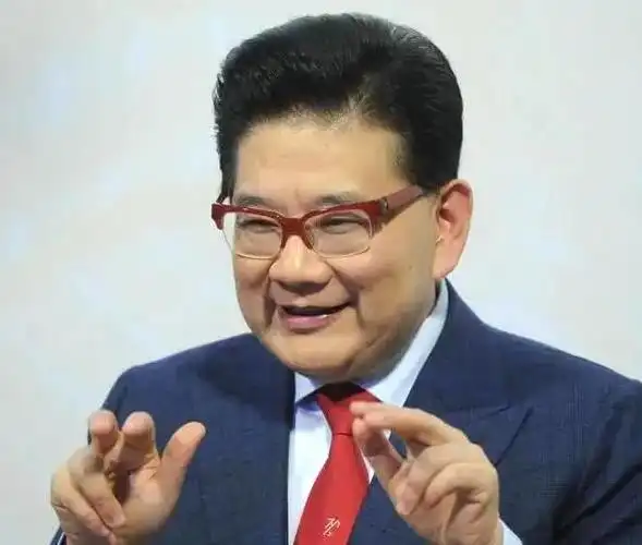 从最知名主持人沦为到笑柄的曹可凡,背后有不为人知的一面!