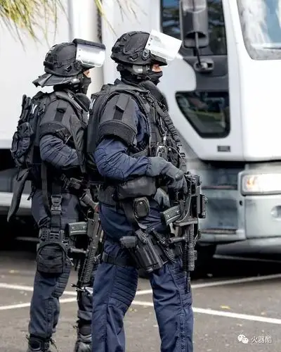【重装警察】多事之秋的欧洲 一线警察的装备绝对是超一流的