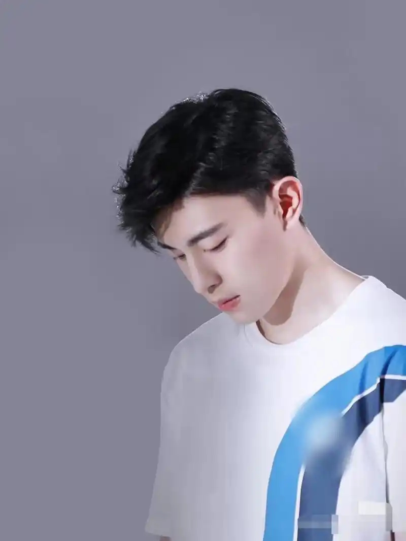 邓伦上海工作室注销# 网友们纷纷表示: 想要复出基本是不可能了!