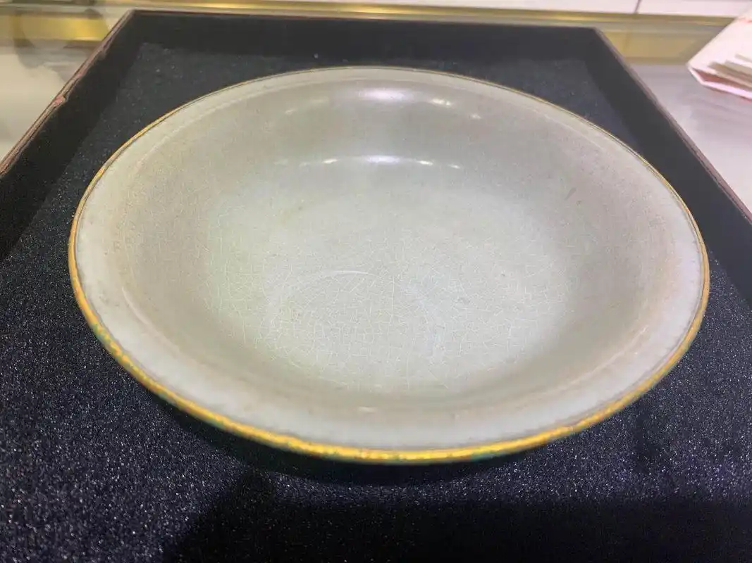 北宋汝官窑蝉翼纹洗