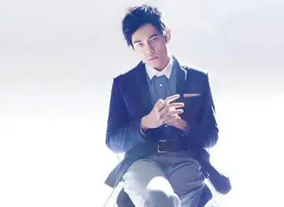 45岁的周杰伦被繁华遮住了双眼如今的他早已走上了另一条道路