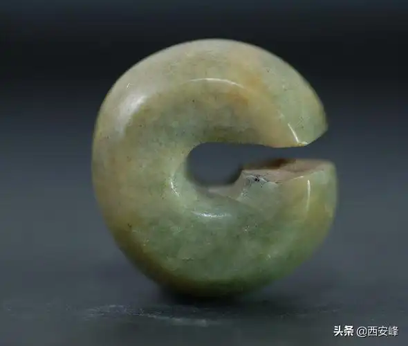 藏「红山文化玉器」