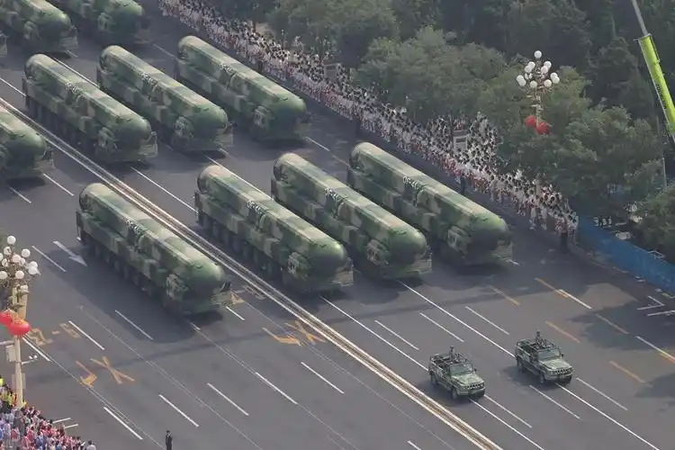 点赞国外网友怎么评论2019中国大阅兵的外媒报道评价大阅兵