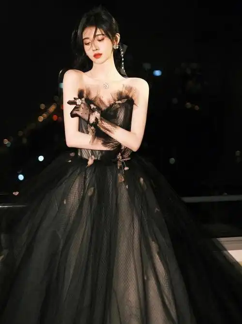 皇冠配黑色露肩礼服,这次鞠婧祎的万圣节造型,简直美出圈!|妆容|时尚_