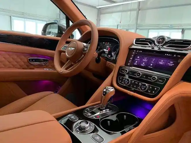 平行进口宾利添越油混高配现车230万报价|内饰|座椅|豪华suv_网易汽车