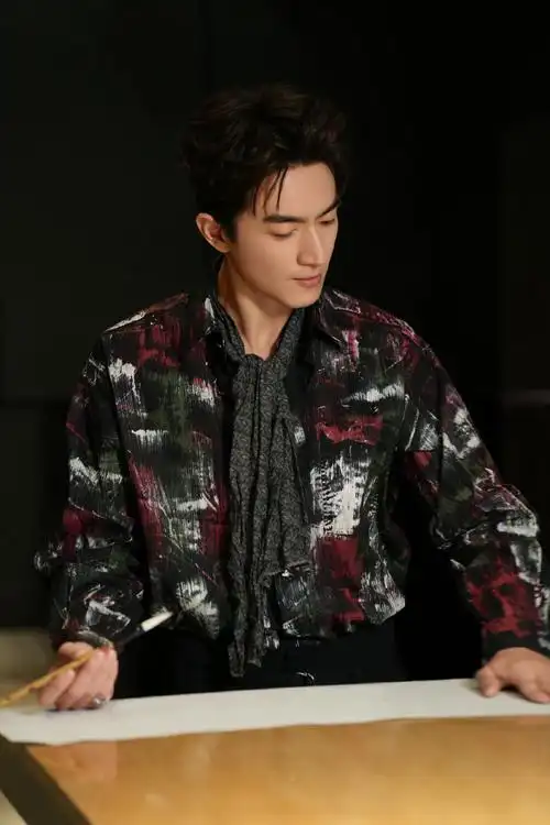 #林更新 与凤行##林更新营业日记#