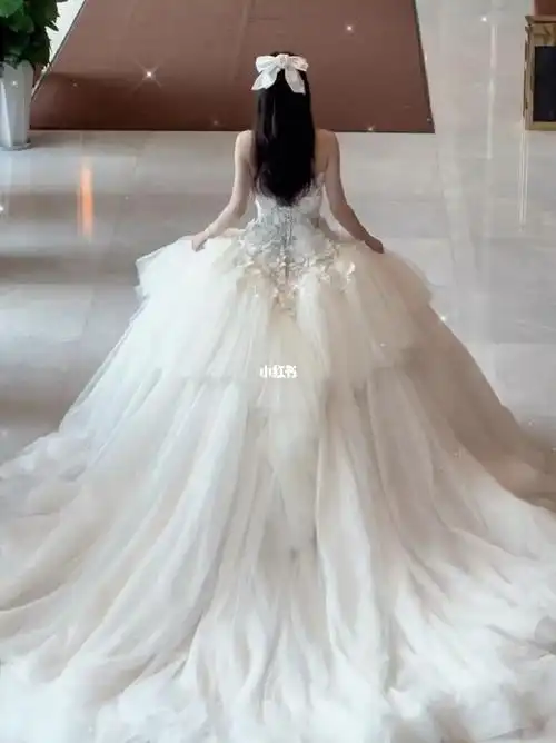 哇塞75惊艳全场的婚纱背影787878