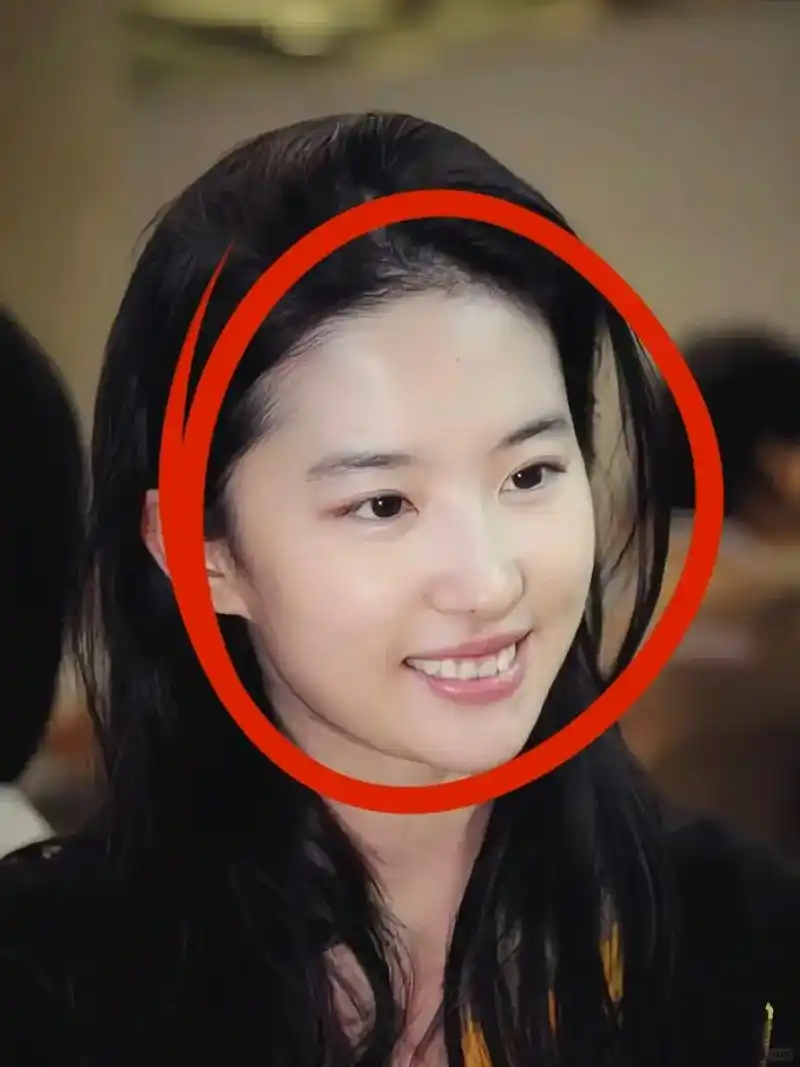 这……是素颜?真不愧是神仙姐姐啊!刘亦菲身上有一 - 抖音