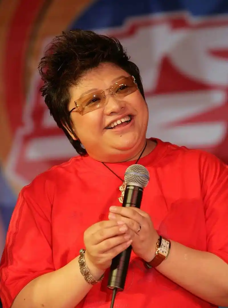 最近,娱乐圈内一起备受瞩目的事件便是歌者韩红,在节目《十三邀》中