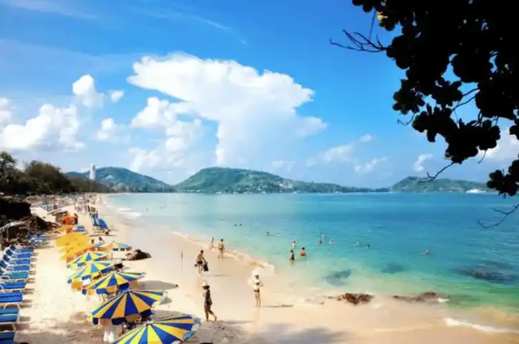 挑选一间喜欢的酒店开始阳光沙滩或者温泉泳池任你选择酒店推荐目录沙