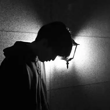 气质魅力值爆棚的男生头像合集