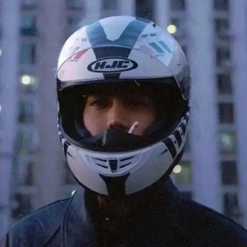 10张高冷轻熟男生头像帅哥专用